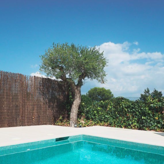 Construccion de piscinas Aquablau. Proyecto destacado de piscina particular en Vallromanes.