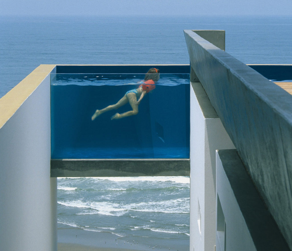 equis-house-pisinas-transparentes-0